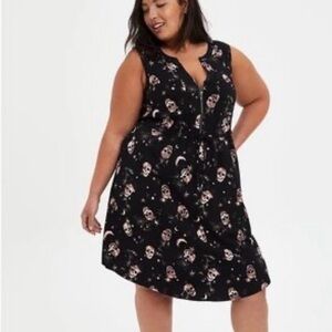 TORRID Sleeveless skull and stars dress. Elastic waist.4 Pockets. Size 0(12)